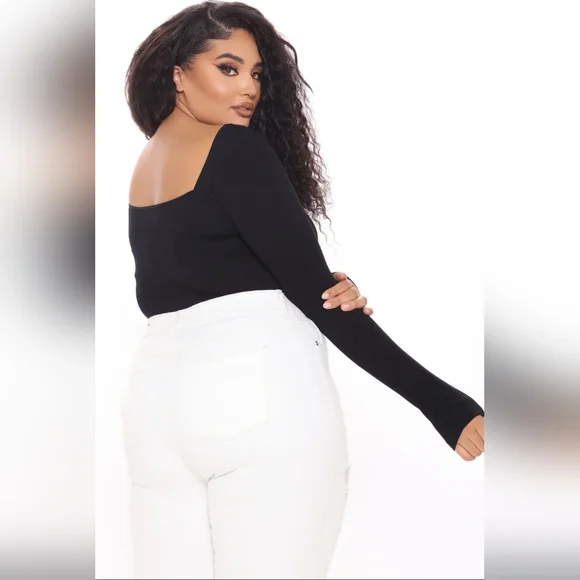 Sleek Black Fitted Bodysuit with Long Sleeves - Picture 2 of 13